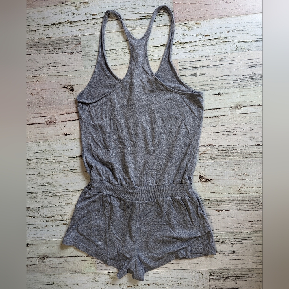 TNA Grey Jersey Knit Drop Waist Romper Size XS Racerback Loose Fit - Picture 3 of 9